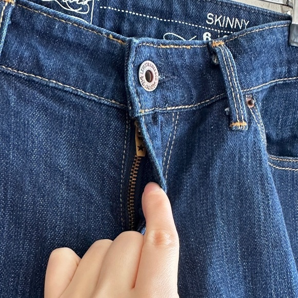 Levi's Dark Wash Skinny Jeans, Size 6/28 - Picture 8 of 16
